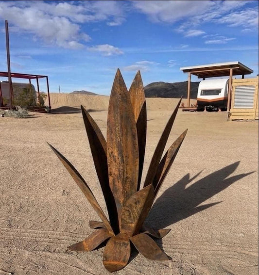 24" Rustic Agave Sculpture, Steel Garden Art, Southwestern Desert Plant Decor